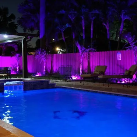 New Luxury Vacation Dream Rental- Sleeps 15!